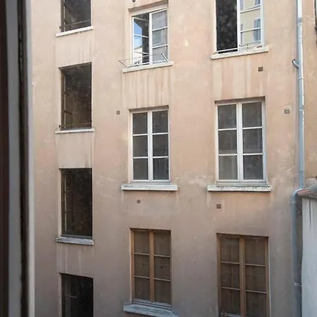 Refuge De La Bouteille Bas Des Pentes Sathonay * Lyon